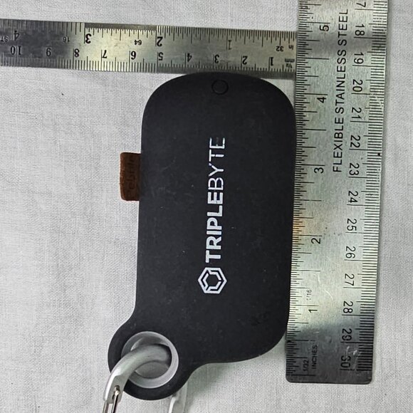 Pebble 5000 mAh Durable Portable Charger Power Bank with Carabiner 2695 - Picture 5 of 5